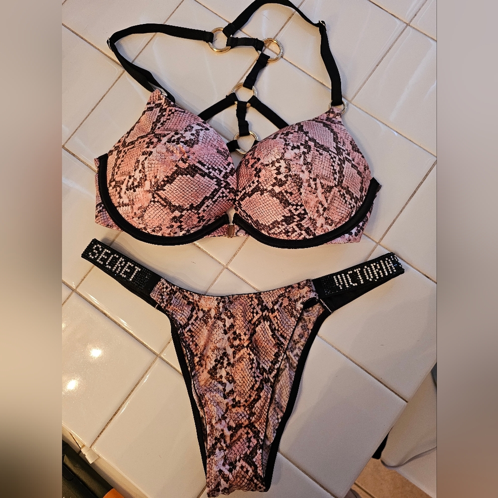 Front Closure Bra - image 1